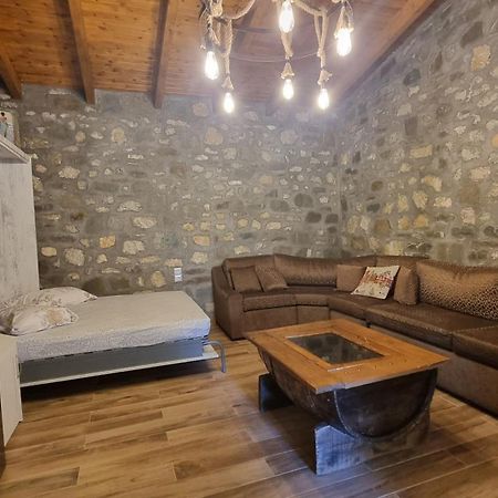 House With Big Garden And Barbeque In Nature Vourgarélion Exterior foto
